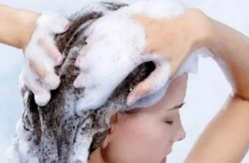 血液循环|一天中什么时候不宜洗头发 若是在这个时候洗头, 容易头疼, 脱发