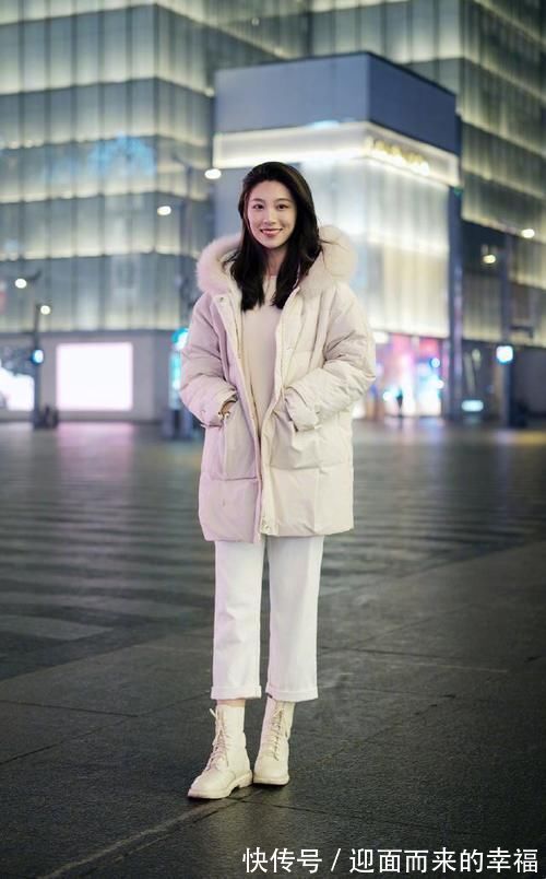撞衫 长大衣要让位了,今年“短外套+小白裤”正流行,时髦洋气不撞衫