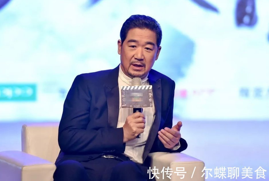 越跳越美丽|美女主持穿衣失误,少穿一件衣服,同台张国立硬是60分钟没转头!