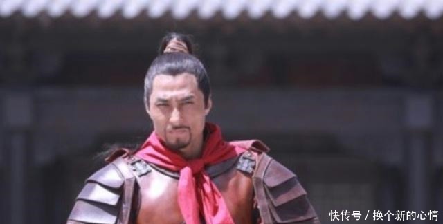 在柴进的庄上,洪教头和林冲无冤无仇,为何对林冲步步紧逼!