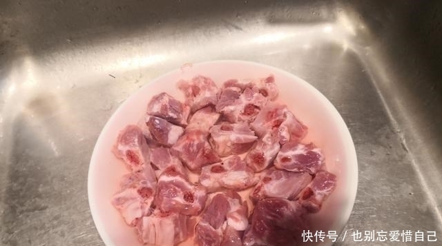 广州一家四口的午餐,4菜1汤,家常味道吃得香,晒图都夸孝顺贴心