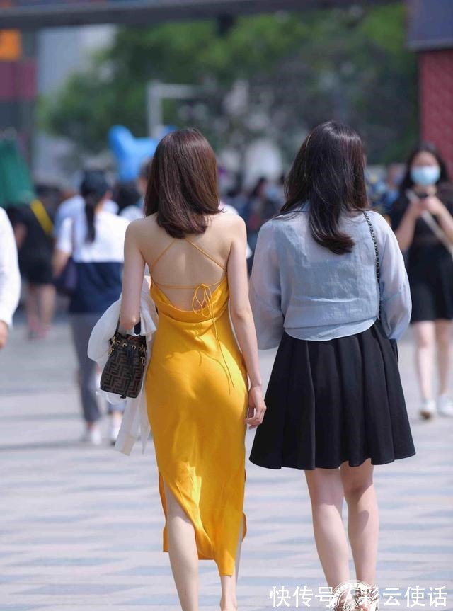 装扮 时尚好看的连衣裙装扮显得古韵别致,气质十分出众,简单大气!