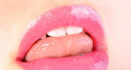 寿命长的女性,5大表现比较突出,若你也有,恭喜了