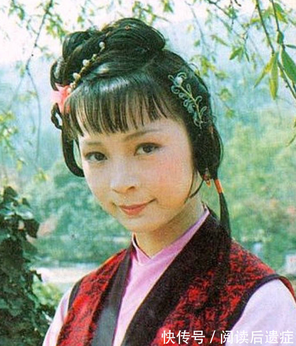 宝玉&司棋尚且知道拉着宝玉求情,迎春为何只会哭?不做任何尝试?