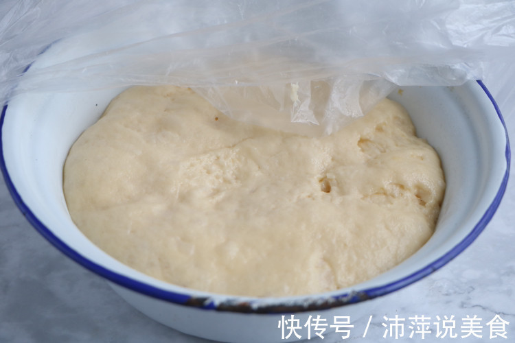 给女儿做美味早餐，松软酥脆，三天两头准做一锅