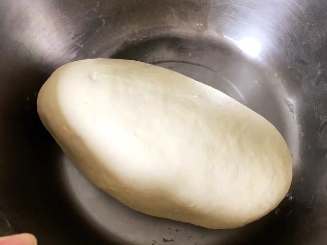 爸爸爱吃的葱花油饼，用时十分钟，成本不足五块钱好吃不油腻