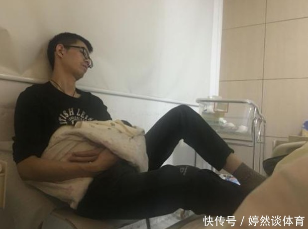 新生儿前三个月就要抱睡，别等出百天了才开始，家长后悔也晚了