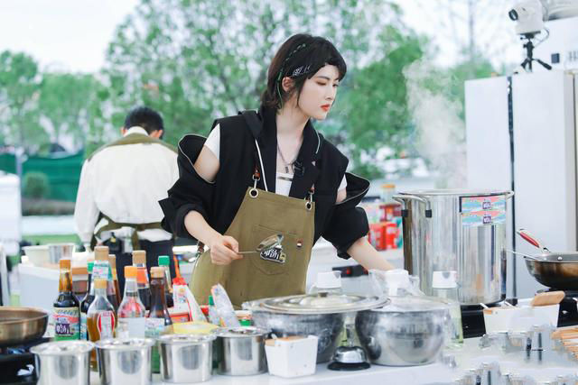 美食|录制美食综艺，姚安娜竟然不认识萝卜，来《中餐厅》干嘛来了？