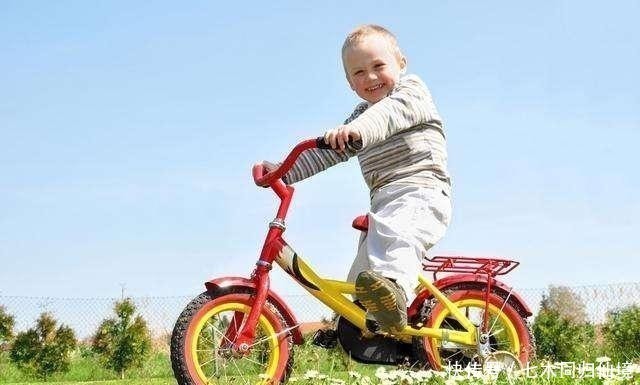 心理健康|5岁男孩每顿吃4碗饭,妈妈以为孩子病了,去医院检查医生却笑了