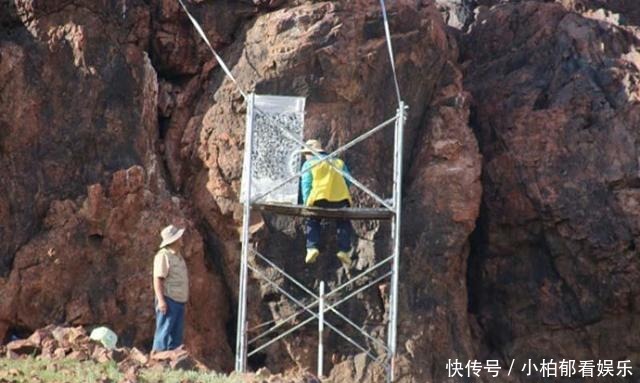 外国一断崖发现中国汉字,内容被翻译后,专家当场湿了眼眶