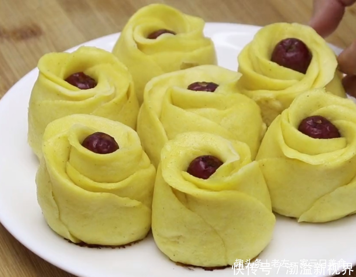 玉米面|玉米面最好吃的做法,开水一烫,大手一卷,十分钟一锅,越吃越香