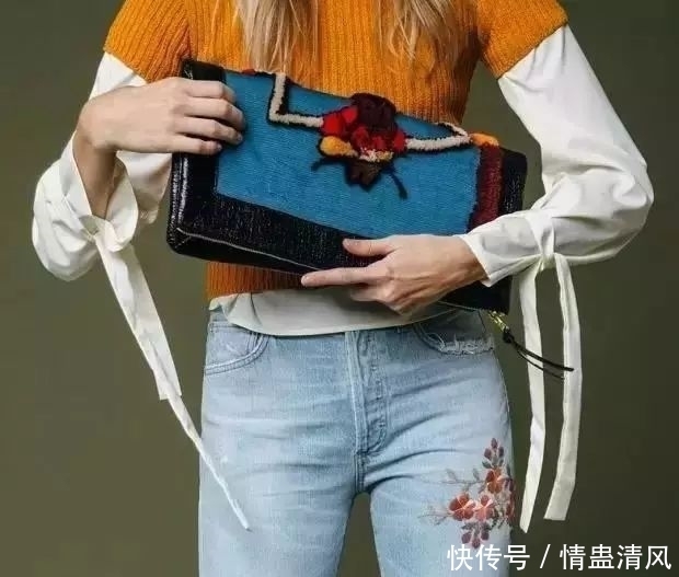 毛衣怎么穿出新意?搭配衬衫就能让你成为春天最时髦的崽