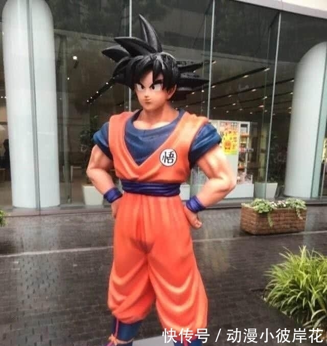 雷姆|手办逼真算什么,让胸口能游泳的等身雕塑告诉你,实用才是王道