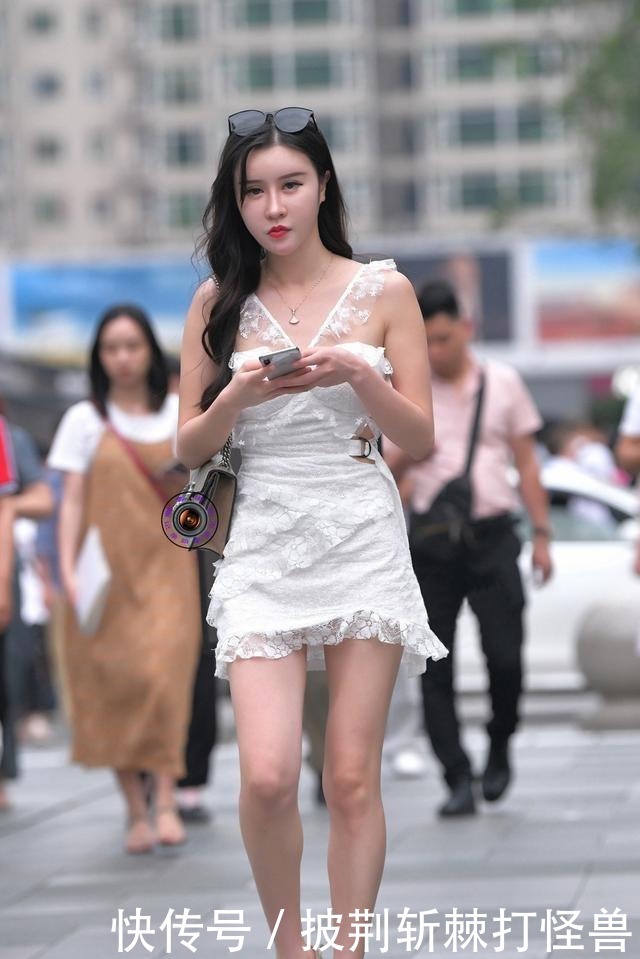 喇叭裙|吊带裙自带仙气,修身显身材,谁戴谁美