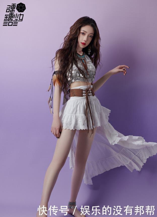 明艳动人|希林娜依高懂如何吸引男粉,顶“禁欲脸”穿三分裤,谁看谁心动