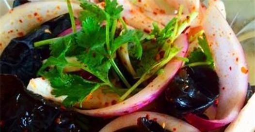 酒店厨师长透漏凉拌木耳小技巧,调汁才是关键,很多人都做错了