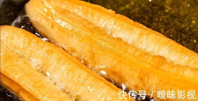 炸油条,不用泡打粉,不用小苏打,教你家常做法,个个蓬松香酥脆