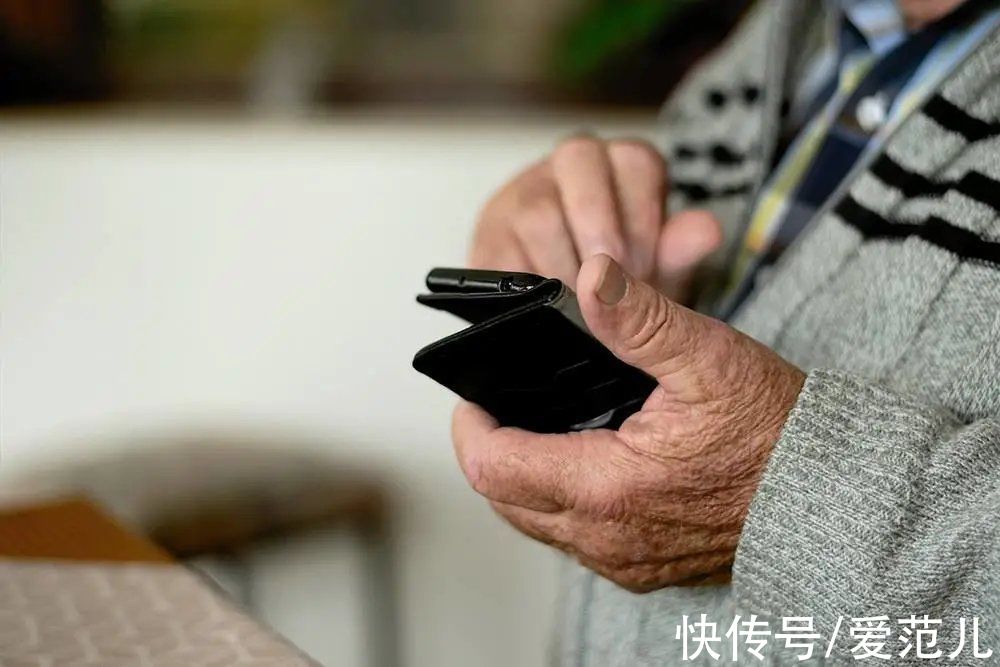 剪映|爸妈手机必备的10+个App！剪视频、改文件、学做菜，易上手超实用