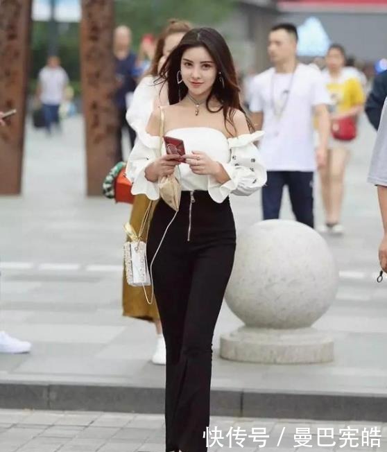 灰色|牛仔衬衫搭配灰色打底裤,青春靓丽,活泼可爱