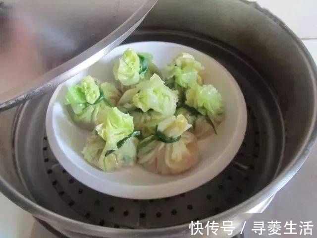 青豆|白菜别再炒了,换这种做法好吃到爆,上桌就被抢光