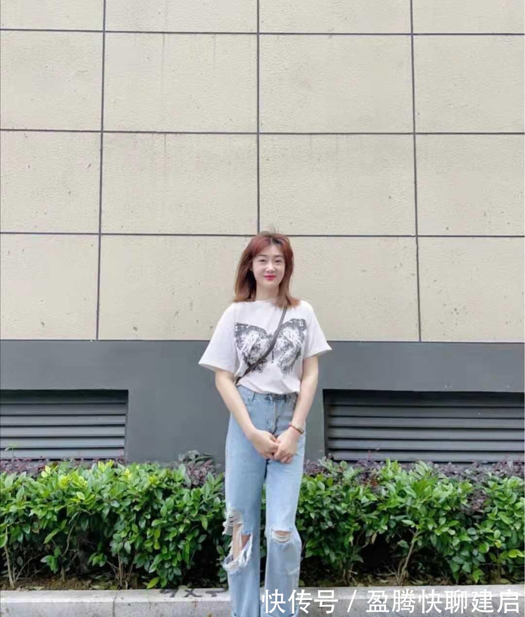 女生|女生牛仔裤搭配什么上衣好看