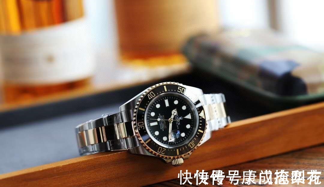 机芯@十万左右,性价比最高的两款男士潜水表,五十噚和间金黑水鬼!