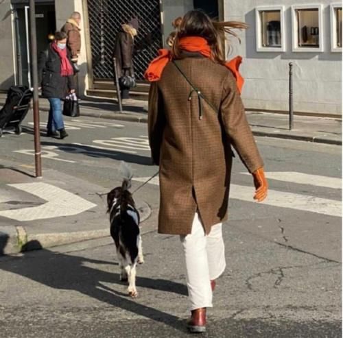 早春防寒又时尚的穿搭来了，街头的女生都这样穿，保暖大气有品位