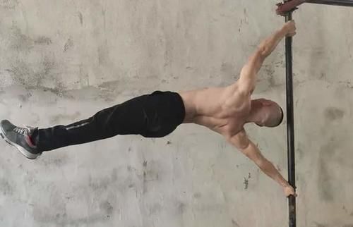 健身|一个不练腿的健身人,N多年后,他会练成什么样子?