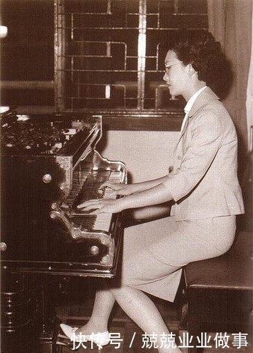 自杀|她每天练琴12小时,19岁获金奖,却于30岁自杀,丧礼上无骨灰落葬