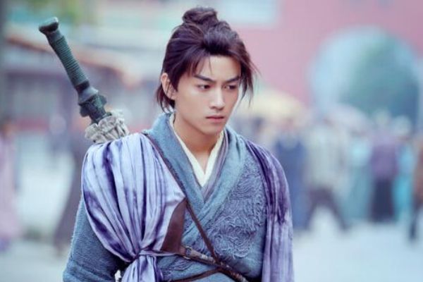 难怪杨过避世隐居后不敢现身,原来在躲避一个仇人,不是郭襄!