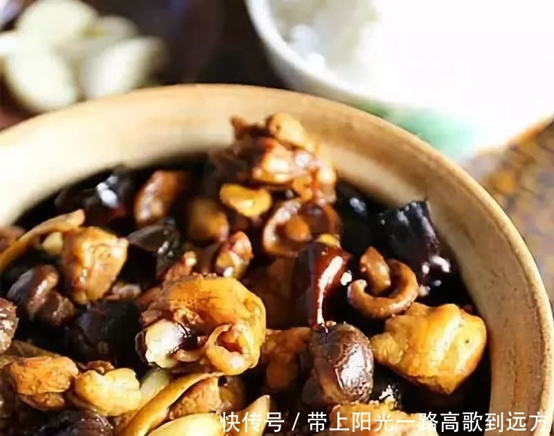 正宗香菇焖鸡做法,鲜香美味又营养