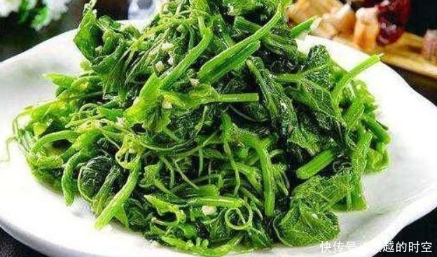 女人爱美,坚持吃三种食物,降压减脂,排毒素,增强抵抗力