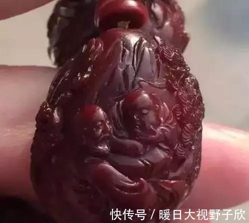 魏学洢!盘了600年的橄榄核包浆啥样?玉化橄榄核雕欣赏