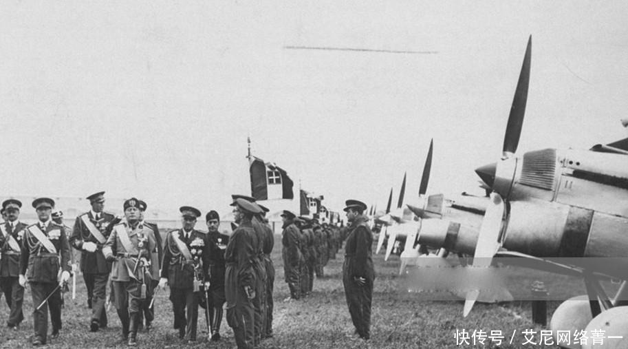 戴笠|墨索里尼送蒋某人防弹斗篷,戴笠开枪一试:一枪两窟窿