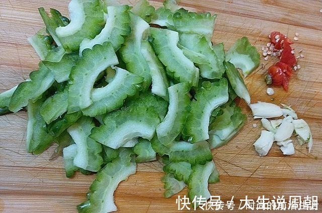 降糖|天然“胰岛素”被发现,每天炒一盘,解毒降糖,冬天记得吃一些