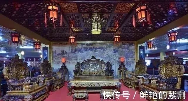 官帽椅&20多吨的黄花梨就出了17件家具,标价1.9亿,卖了5年都卖不出去!