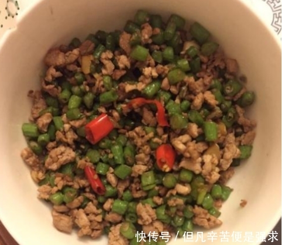 味蕾|一道容易刺激味蕾的豆豉肉末豇豆,家中的小孩连吃了几碗饭!