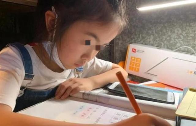 老师|“我孩子哪里错了”4+6+1=11被打叉,宝妈质问老师被打脸