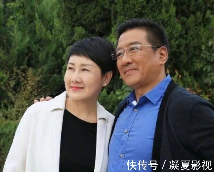 母女|节目中张凯丽与女儿闹翻，24岁张可盈直接崩溃，胡兵连忙安慰