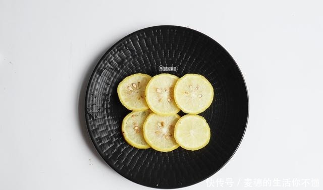 鸡腿新吃法,你肯定没吃过,不用油不用水,比红烧还过瘾