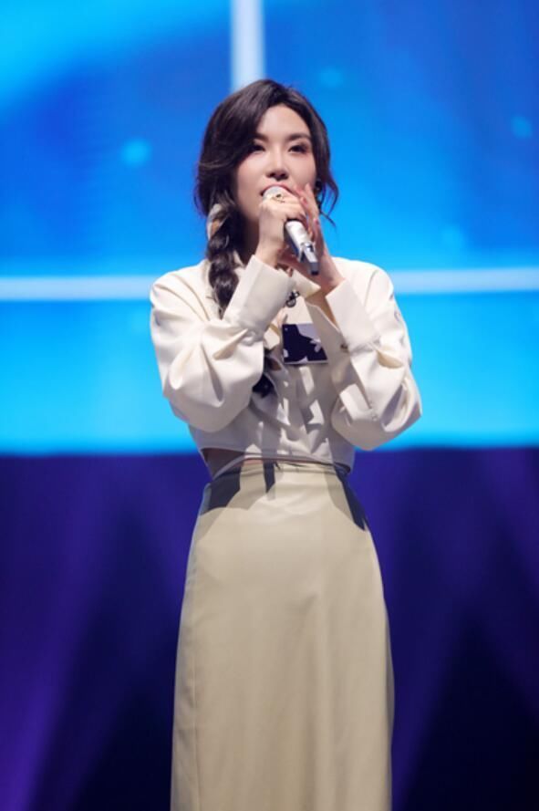 颜人中|宝藏歌手萨吉颜人中合体带来治愈情歌 晚安嗓与红酒嗓的奇妙碰撞