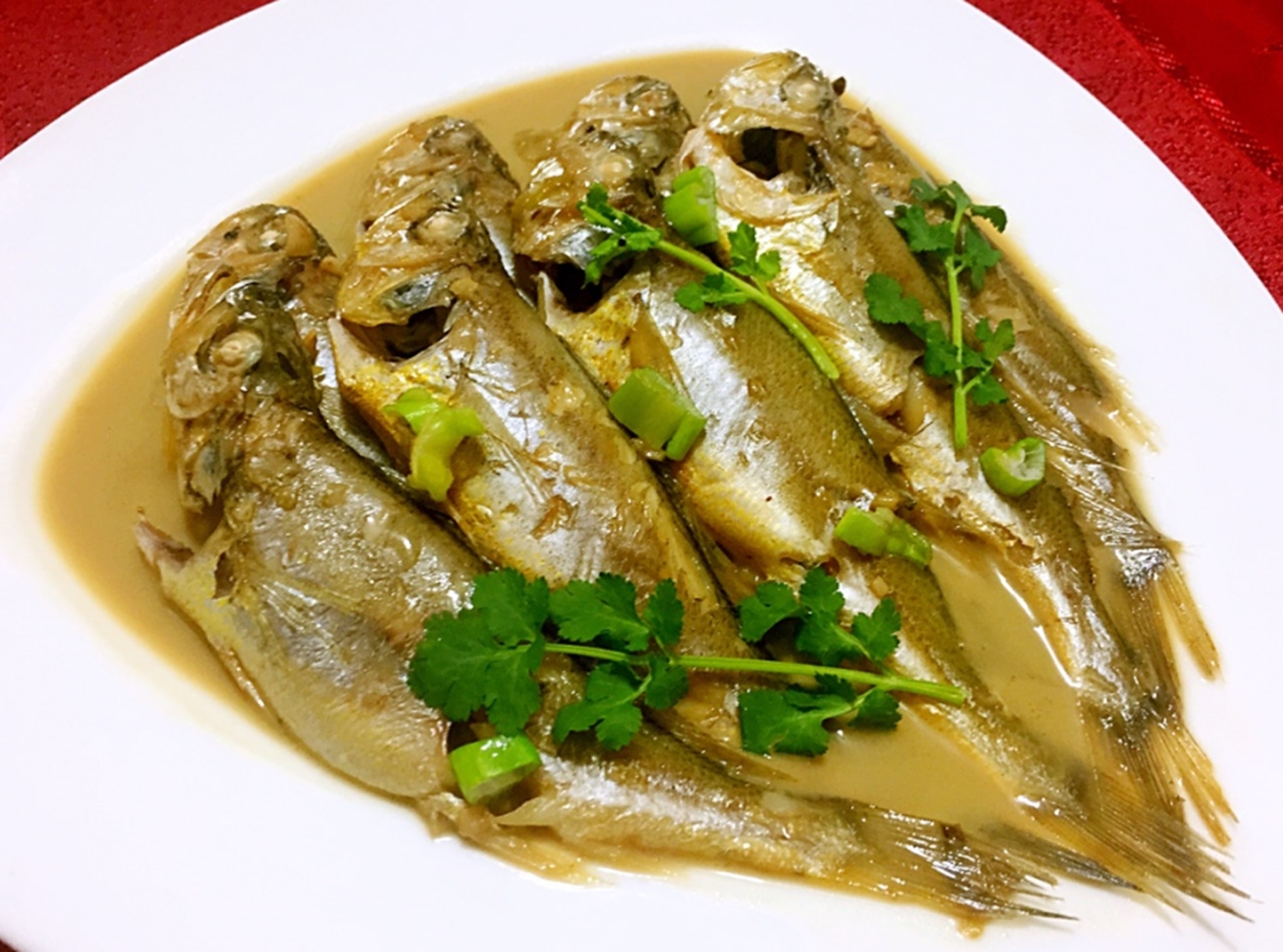 做鱼时,去腥加酒加醋是大错特错!教你最好吃做法,上桌就扫光