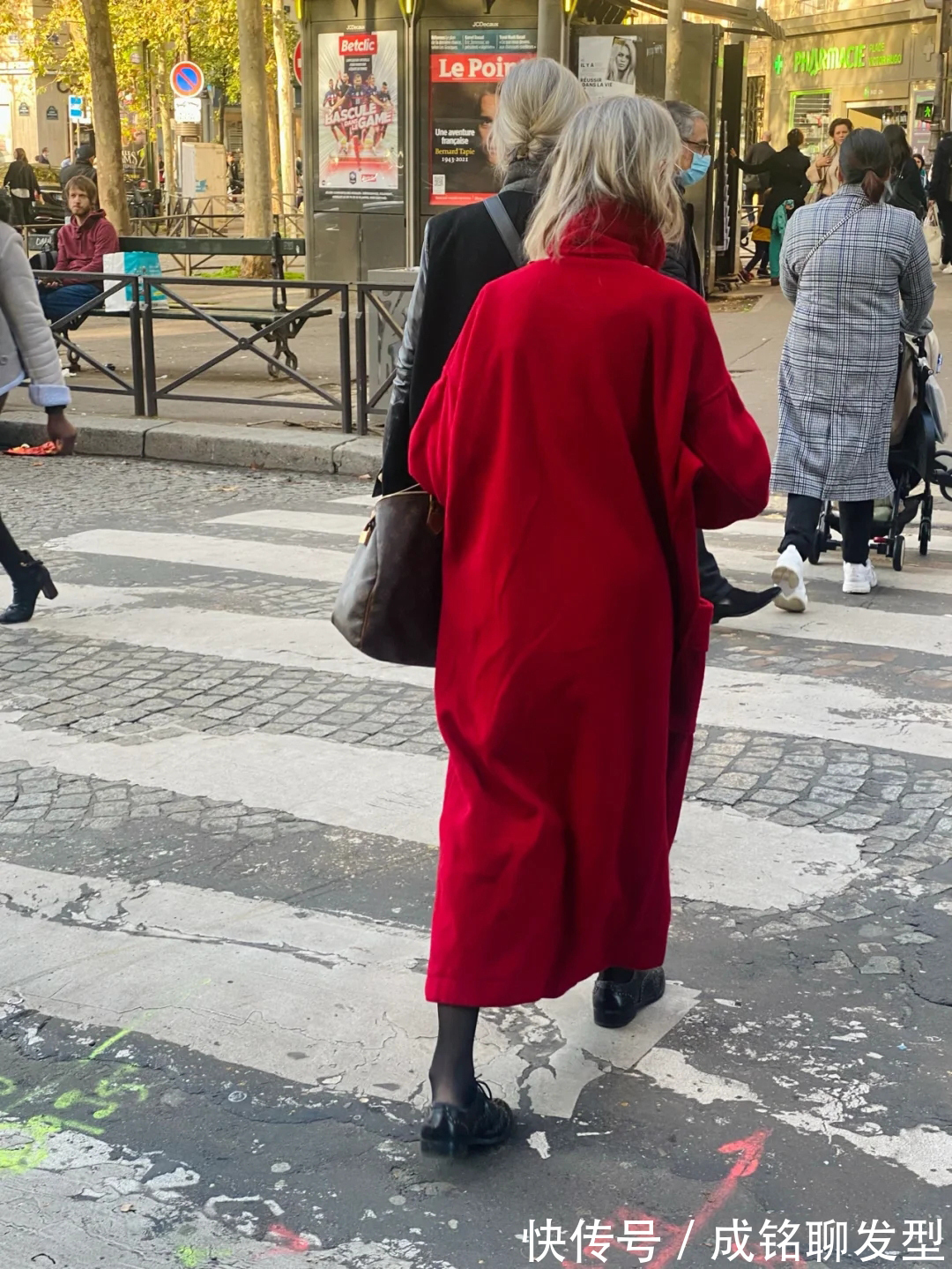 亮色|年龄只是个数字,这些老人用穿搭告诉你,搭配得当有气质更显年轻