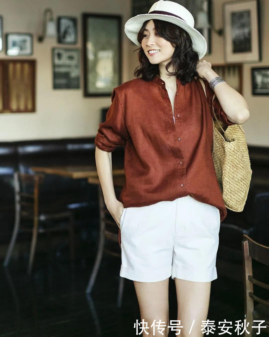 针织衫|谁说“大妈辈”就不能美了?看48岁的她:穿搭又美又嫩,太时髦!