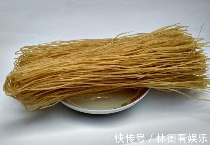 技巧|买红薯粉条,牢记3点挑选技巧,不怕买到假粉条,炒或者炖都好吃