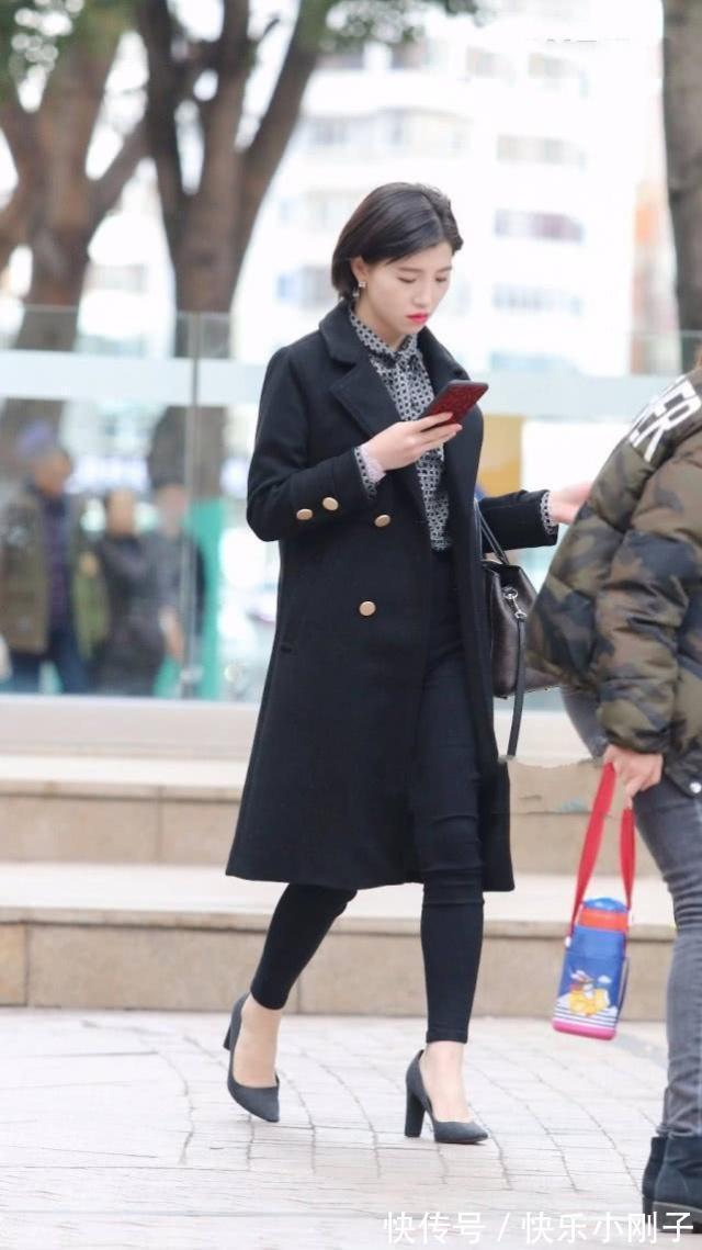 小姐姐 黑色穿搭穿着很显身材,呈现优雅淑女气质,提升气质和品位