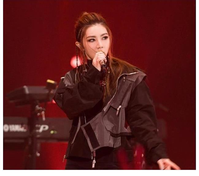 新的心跳|6年前她首次参加《好声音》,今年她正式加盟,成为最年轻女导师?