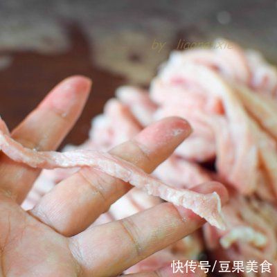 超下饭的春饼卷嫩炒牛肉，一学就会