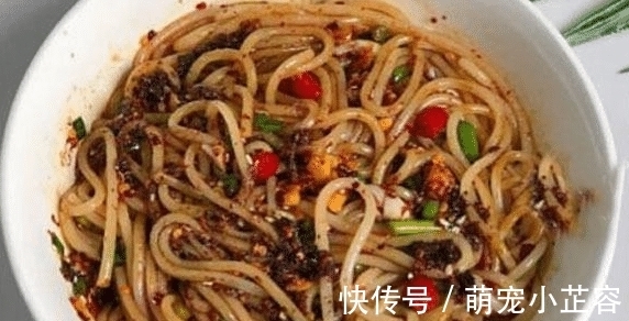 最近我爱上吃这个,包上馅蒸一蒸,10分钟出锅,皮薄馅又足,好吃