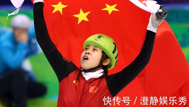 合影|奥运冠军王濛晒近照!一家三口少见合影,满脸笑容与身后妈妈太像